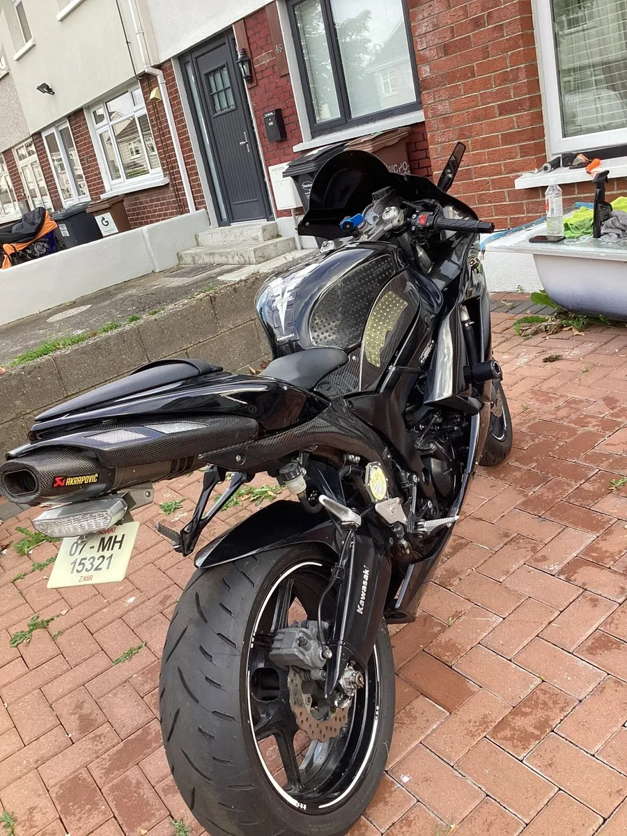 Kawasaki ZX6r - Image 1