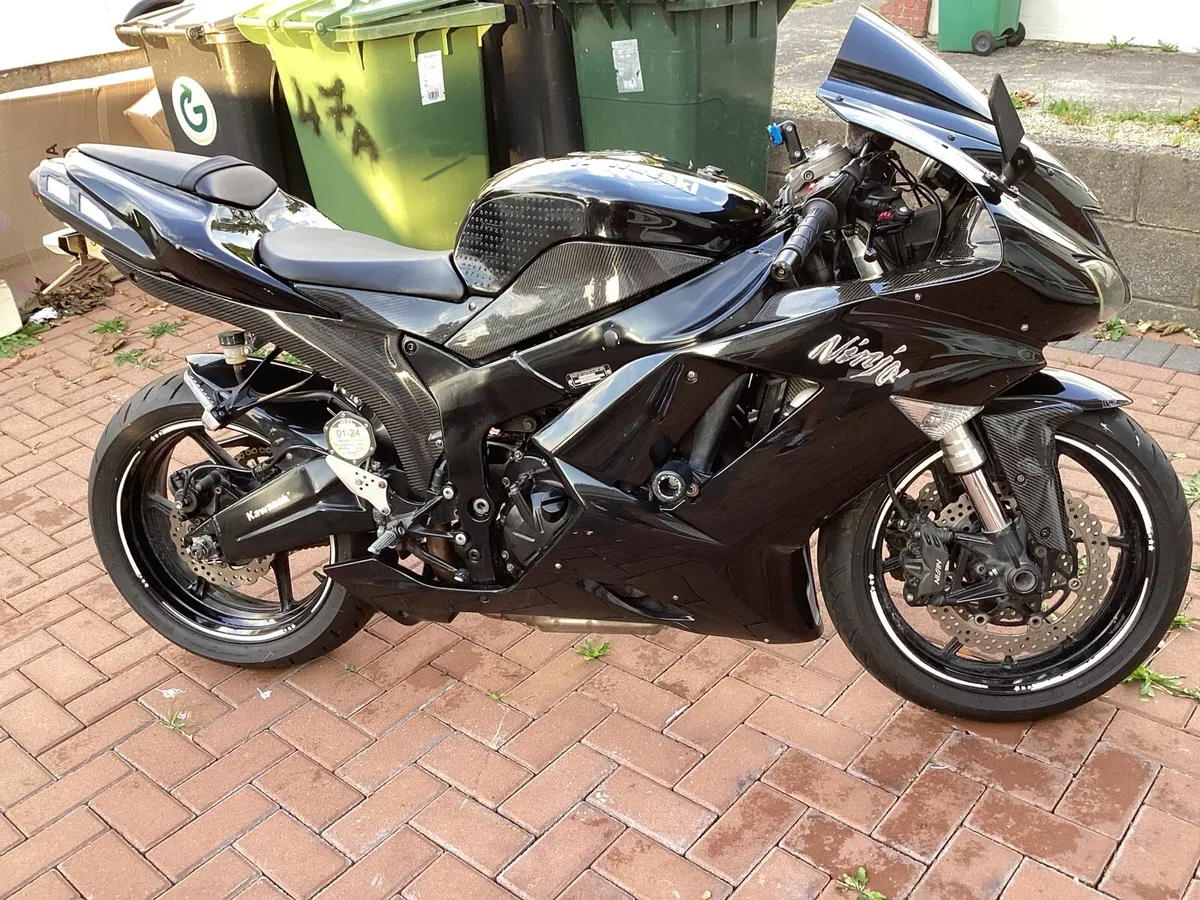 Kawasaki ZX6r - Image 1