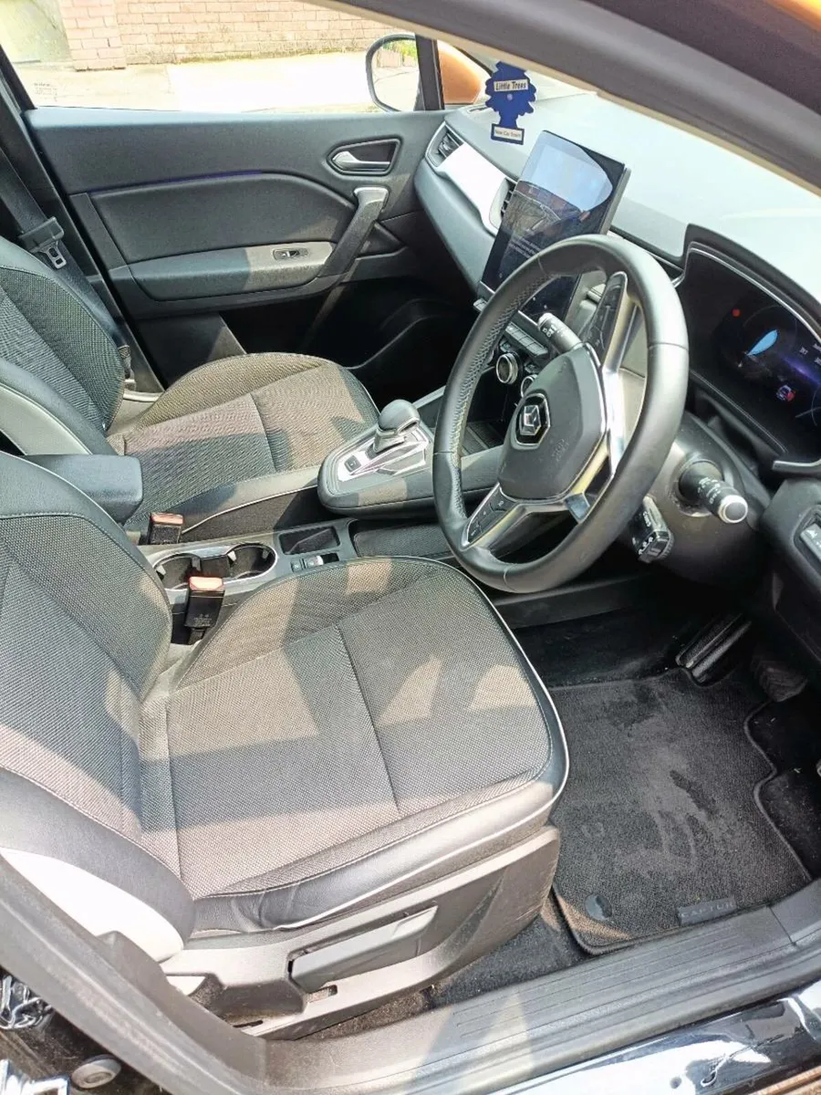 Renault Captur E-tech Plug-in 6 Month Warranty - Image 4
