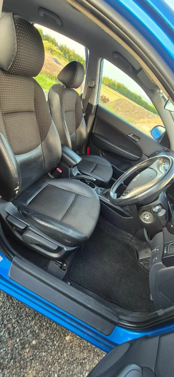 Hyundai i30 2010 - Image 3