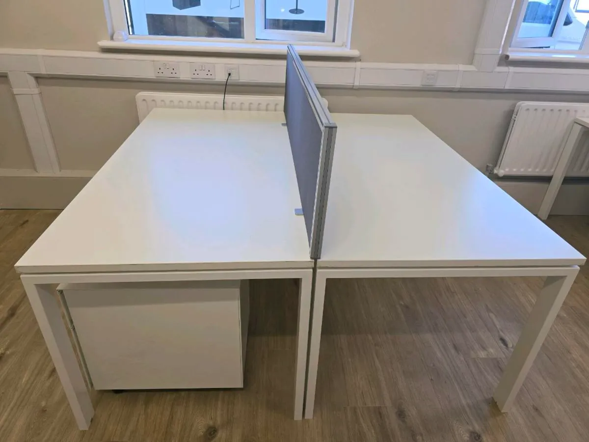 14 no bench Office desk like new - Image 2