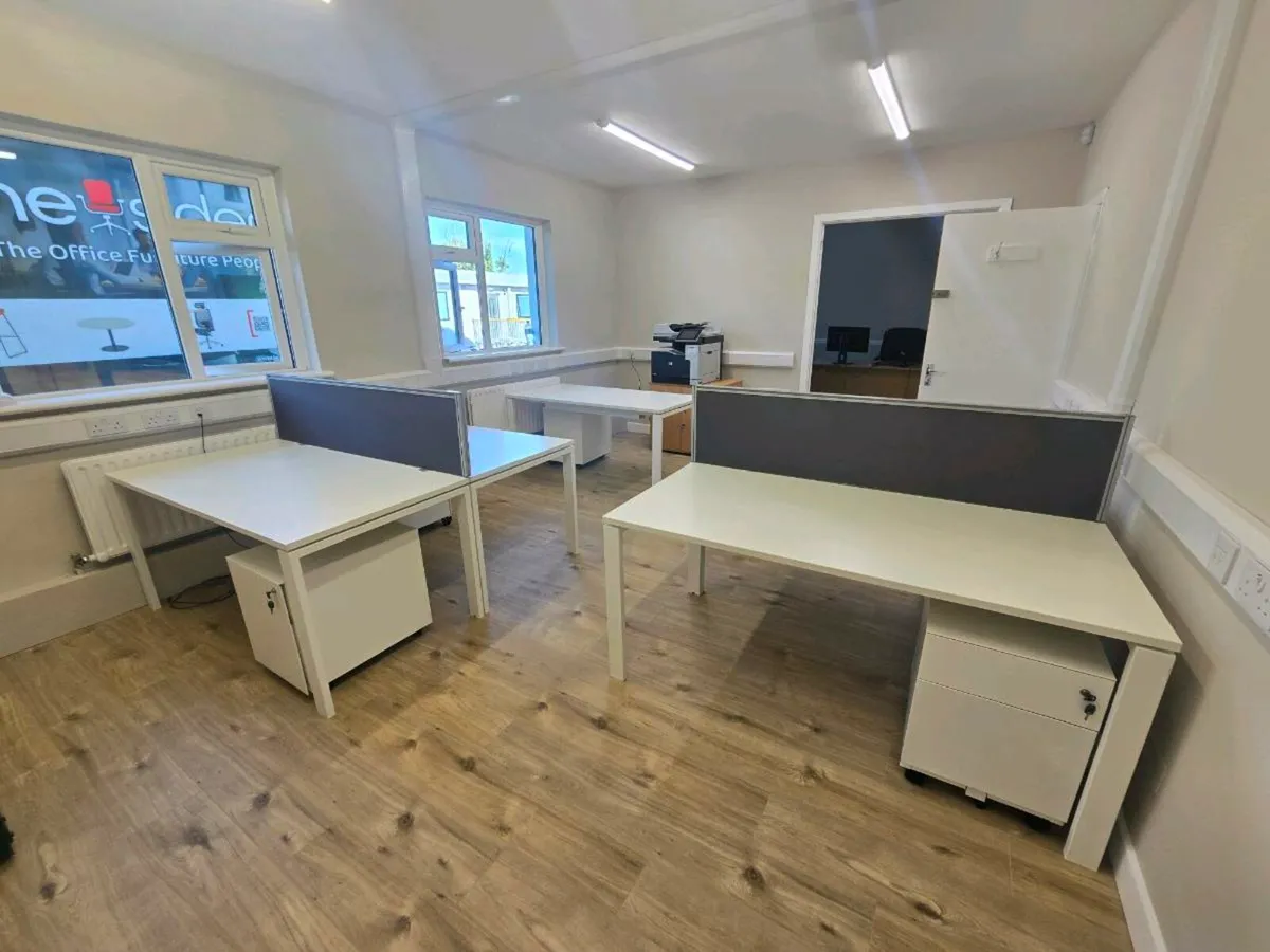 14 no bench Office desk like new - Image 4