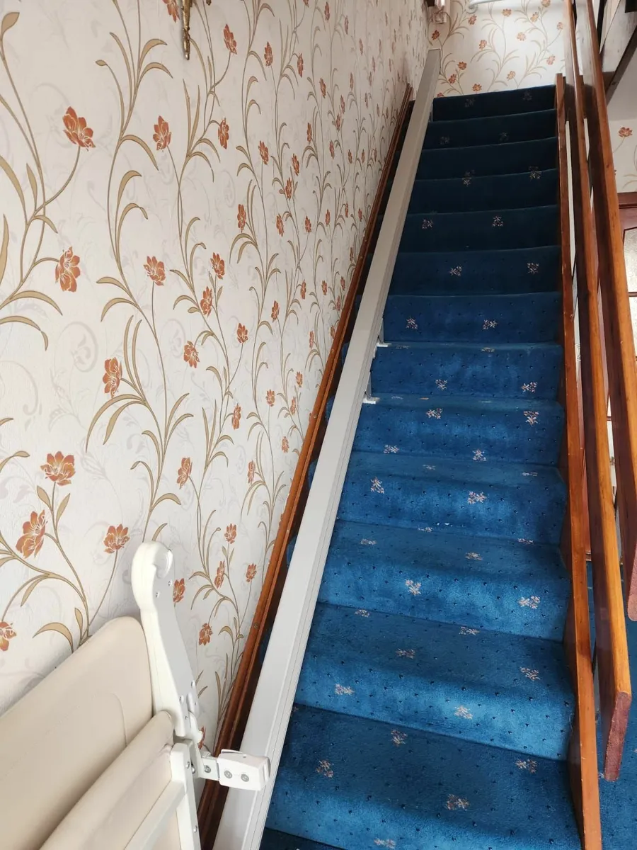 Stairlift - like new - Image 3