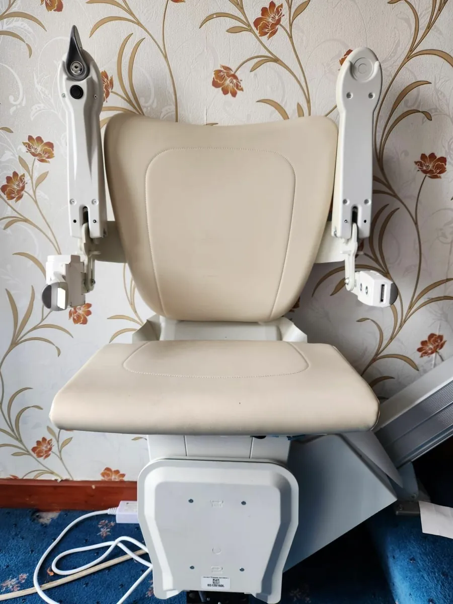 Stairlift - like new - Image 4