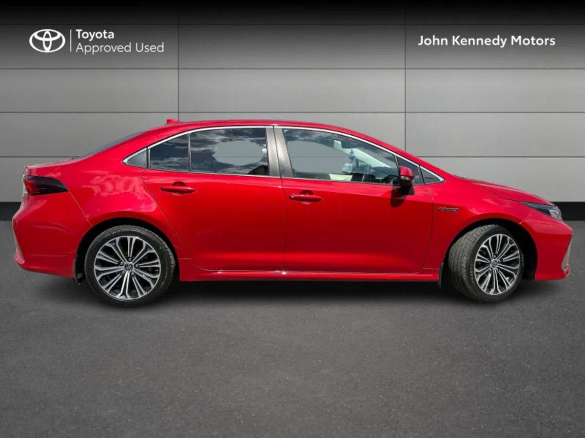 Toyota Corolla HYBRID LUNA SPORT SAL - Image 3