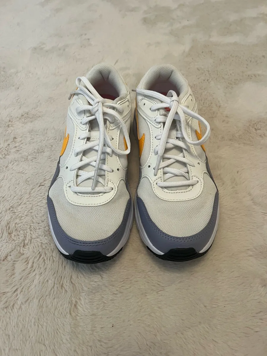 Nike shoes - Image 3