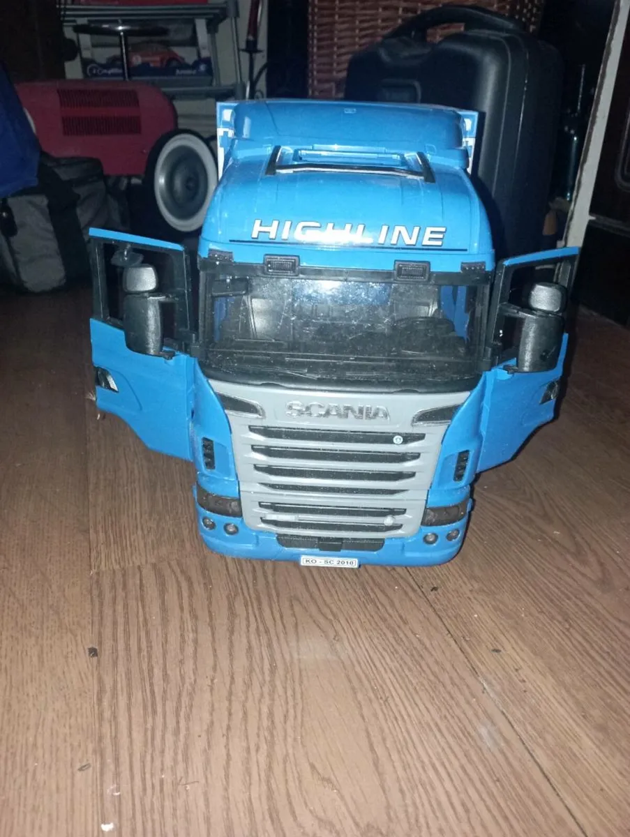 SCARNIA HIGHLAND TRUCK  🚛 1-16 SCALE. - Image 1