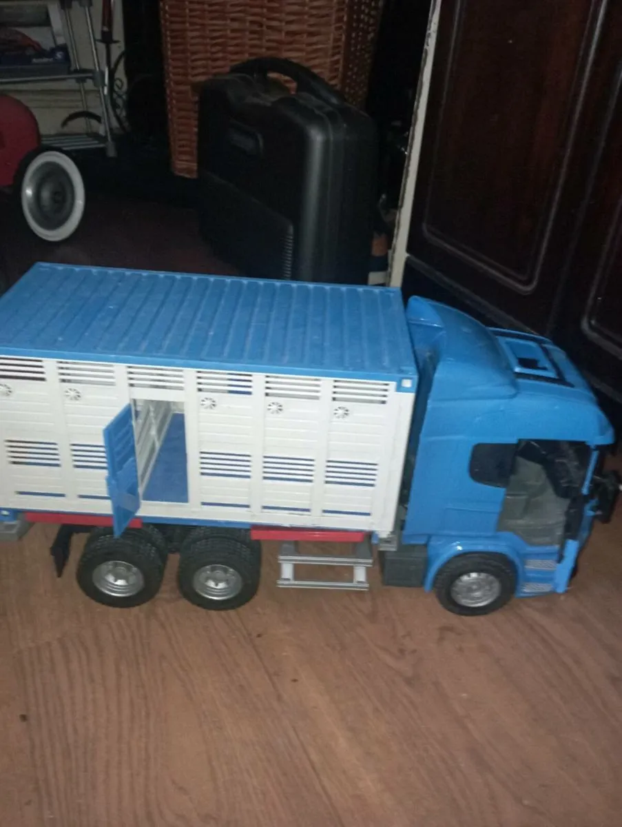 SCARNIA HIGHLAND TRUCK  🚛 1-16 SCALE. - Image 2