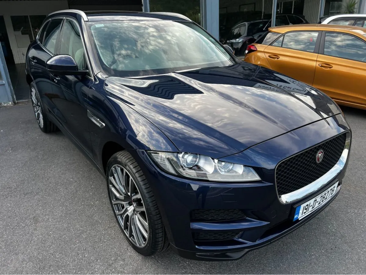 Jaguar F- PACE 2.0 D180 AWD Portfolio Panoramic R - Image 1