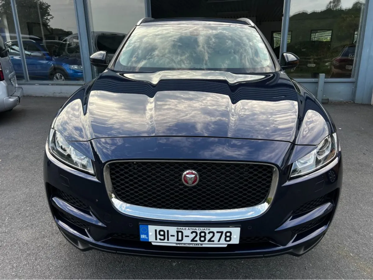 Jaguar F- PACE 2.0 D180 AWD Portfolio Panoramic R - Image 3