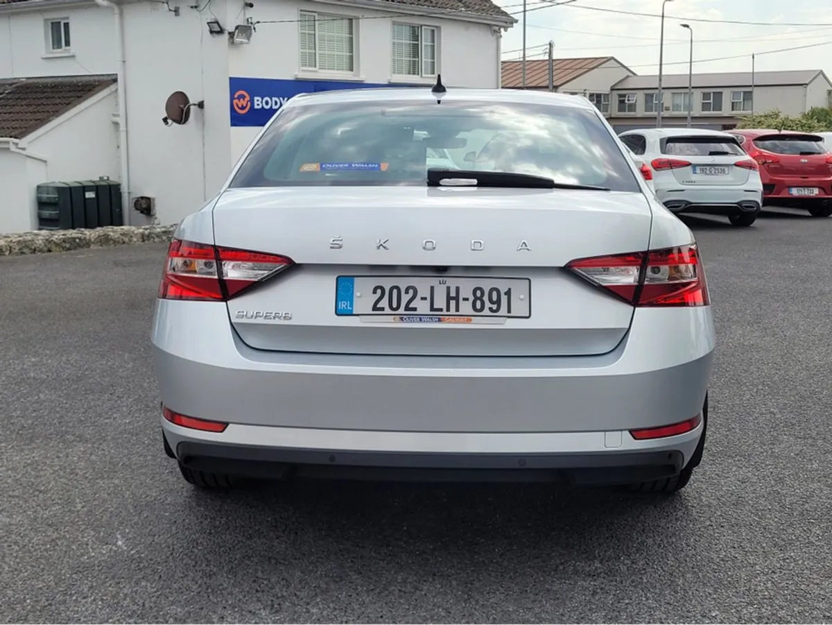 Skoda Superb Style 1.6 TDI 120HP DSG 4DR - Image 4