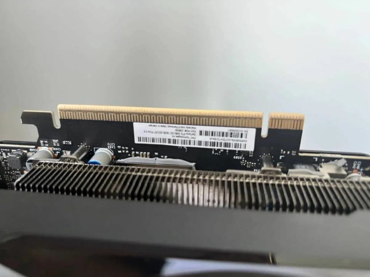 PNY GeForce RTX 5080 EPIC-X OC Triple Fan - Image 1