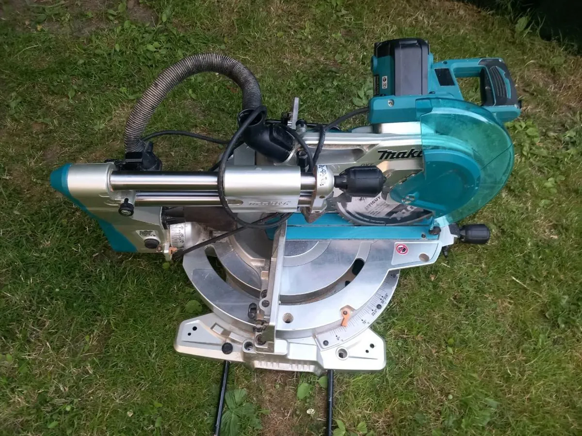 Makita compound mitre saw - Image 2