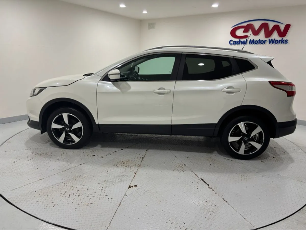 Nissan QASHQAI 1.2 Dig-t N-connecta 115BHP PAN Ro - Image 4
