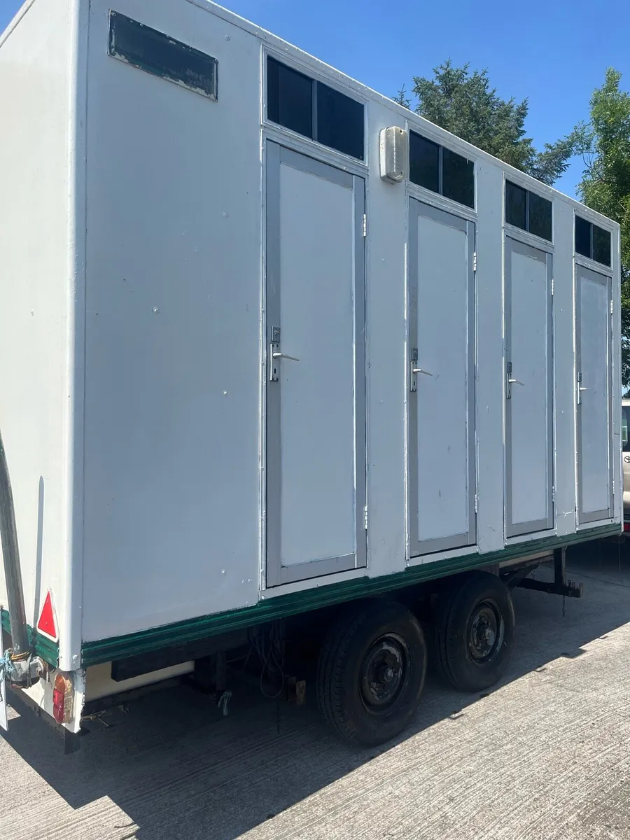 Mobile toilets - Image 3