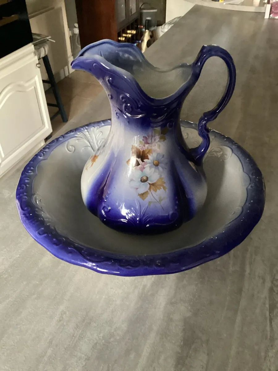 Jug and bowl - Image 1