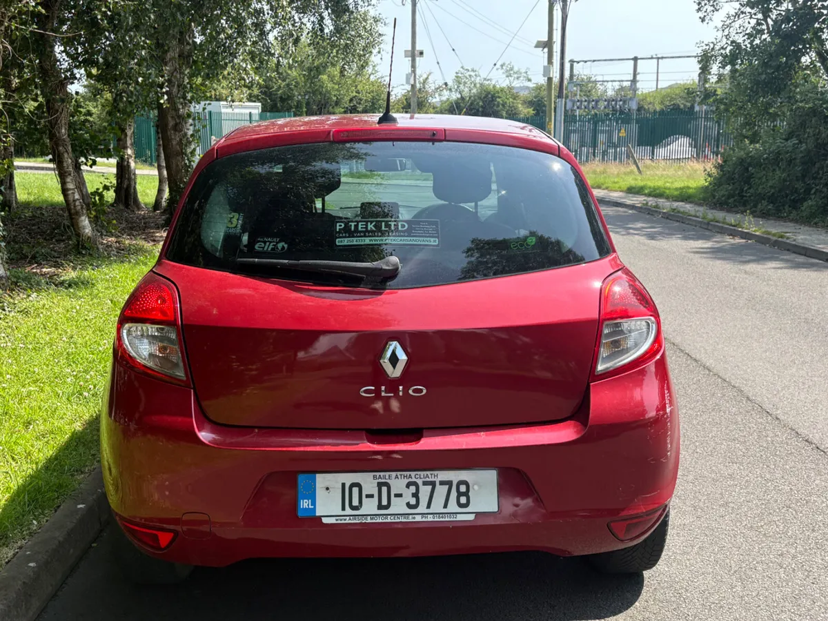 2010 Renault clio 1.1 Tom Tom model - Image 4