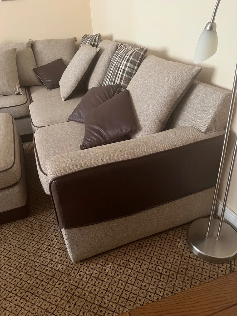 Corner couch - Image 3
