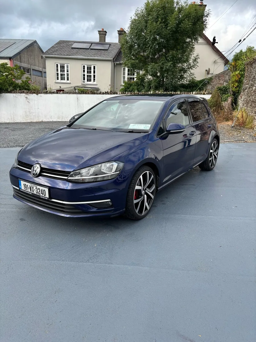 2019 Volkswagen Golf - Image 2