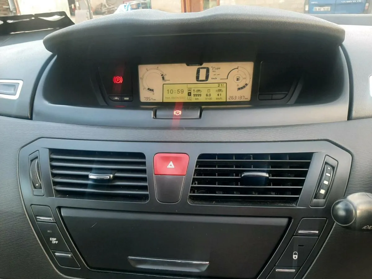 Car - Image 2