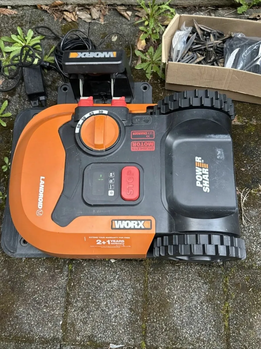 WORX Landroid M500 WR141E robotic lawnmower - Image 1