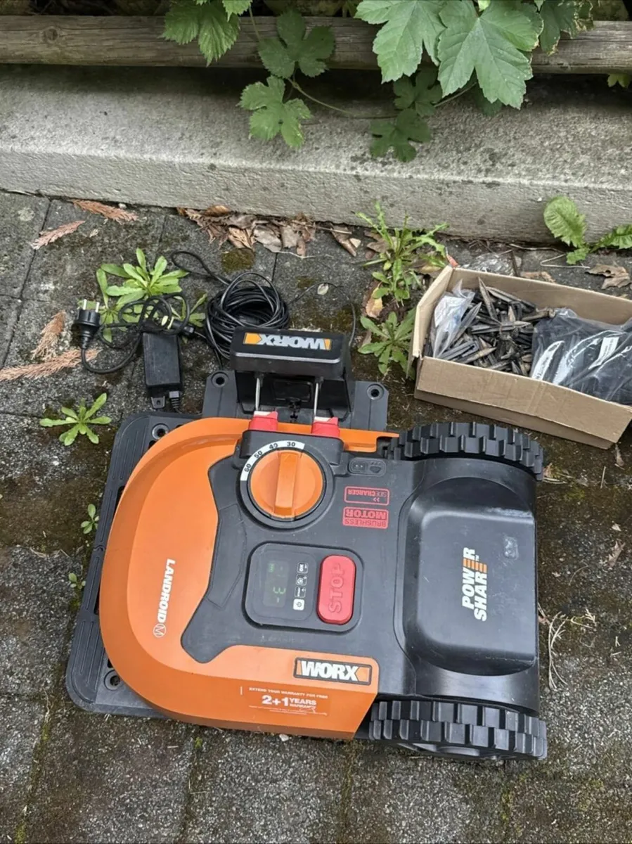 WORX Landroid M500 WR141E robotic lawnmower - Image 2