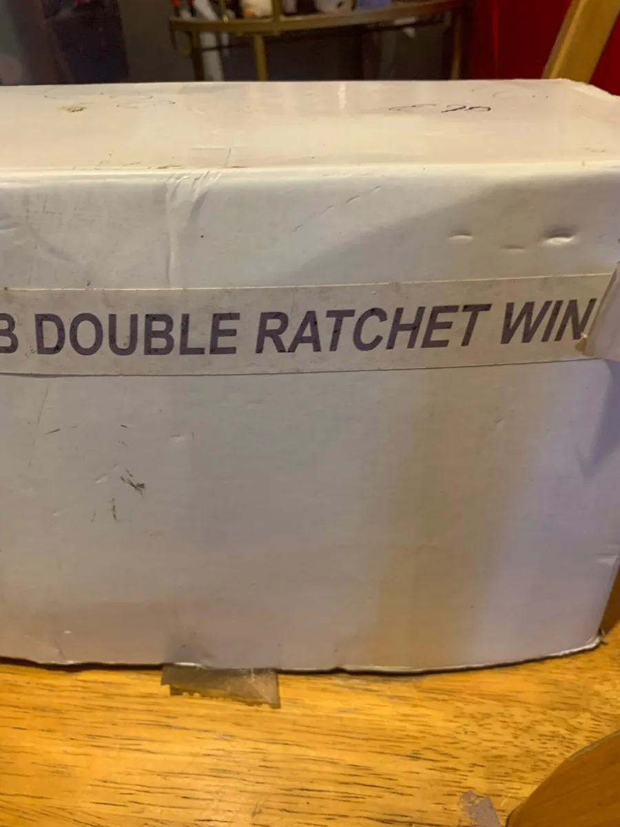 2500lb double ratchet winch - Image 1