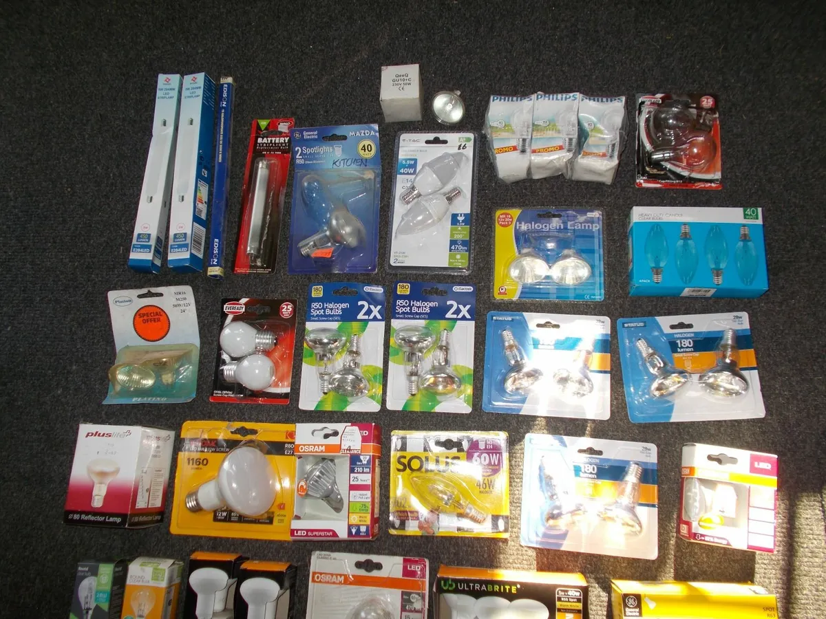 Lot of 80 Household Bulbs - Image 2