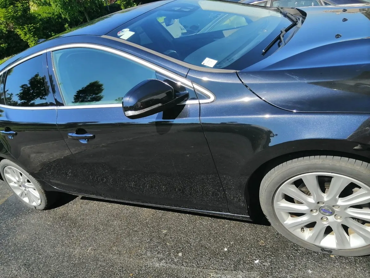 Volvo V40 T4 turbocharged - Image 2