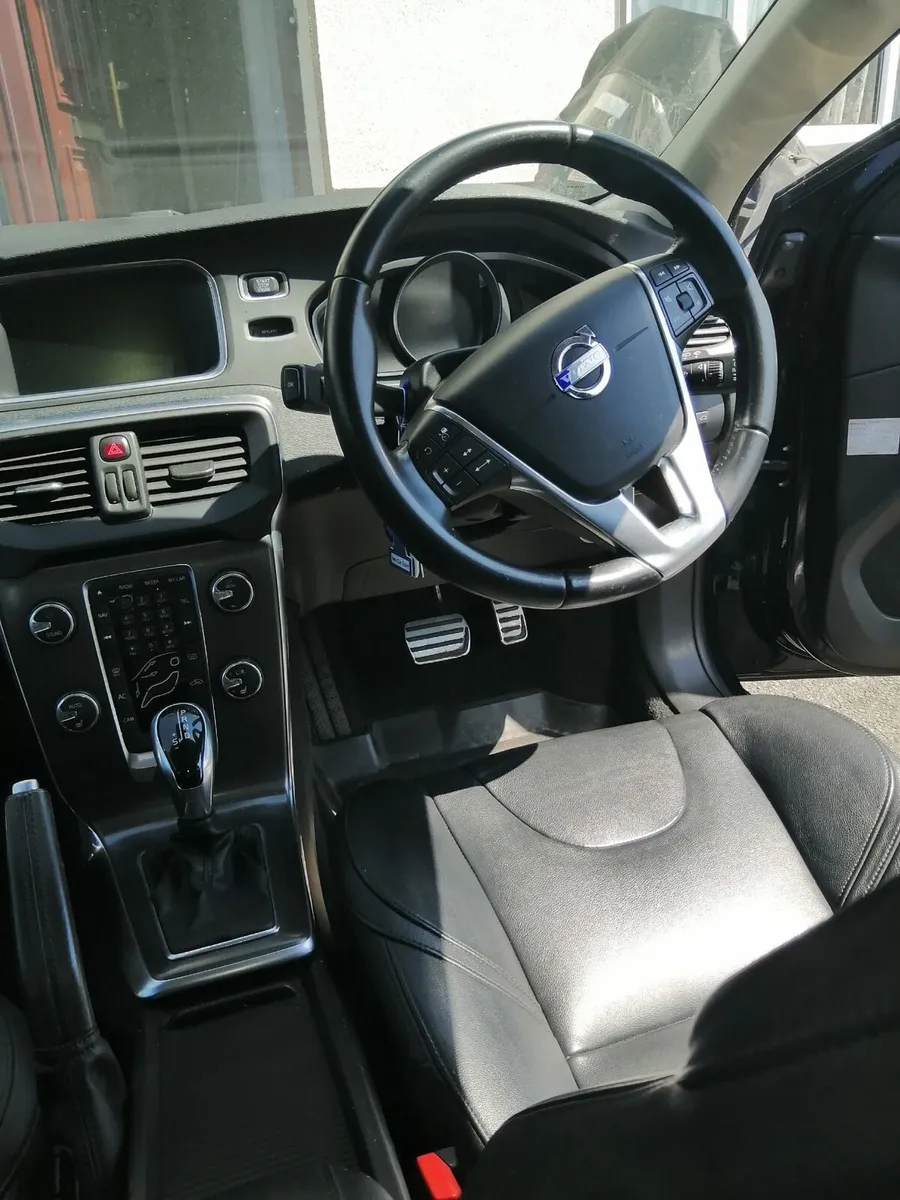 Volvo V40 T4 turbocharged - Image 3