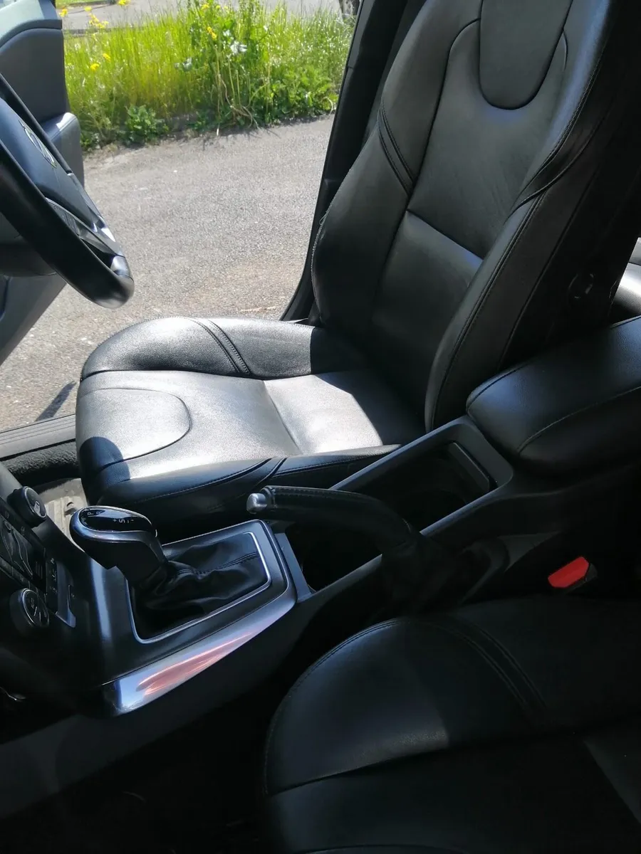 Volvo V40 T4 turbocharged - Image 4