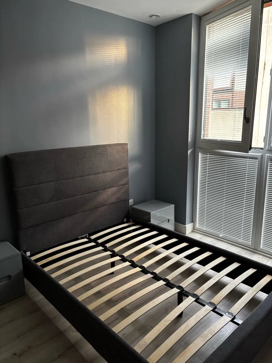 Bed - Image 1