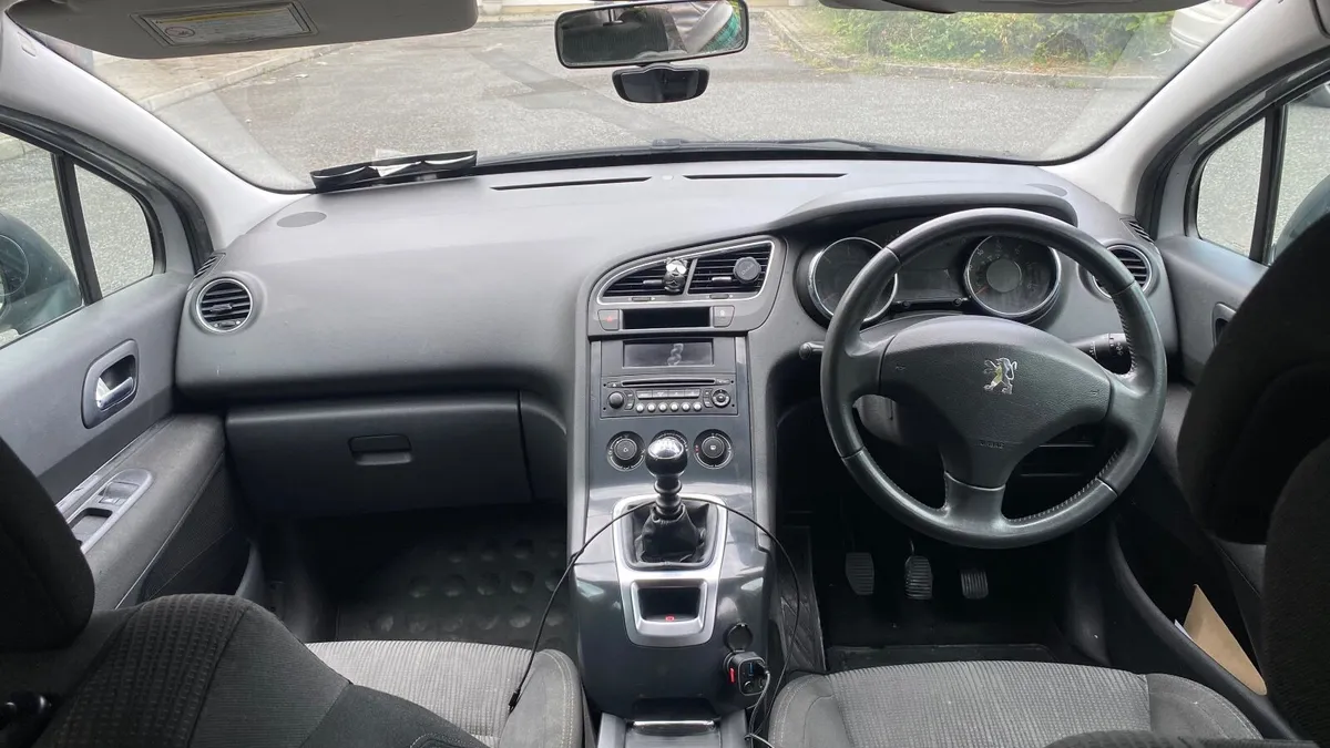 Peugeot 5008 2010 - Image 3