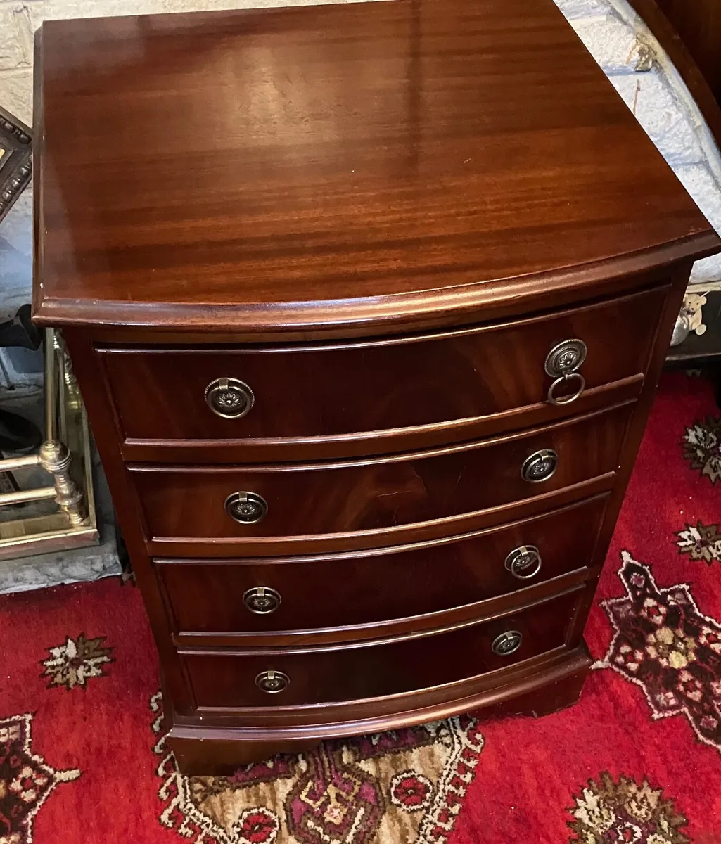 Chest of drawers - Image 1