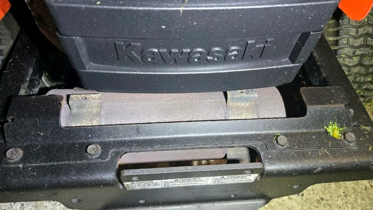 Kawasaki zero turn - Image 4