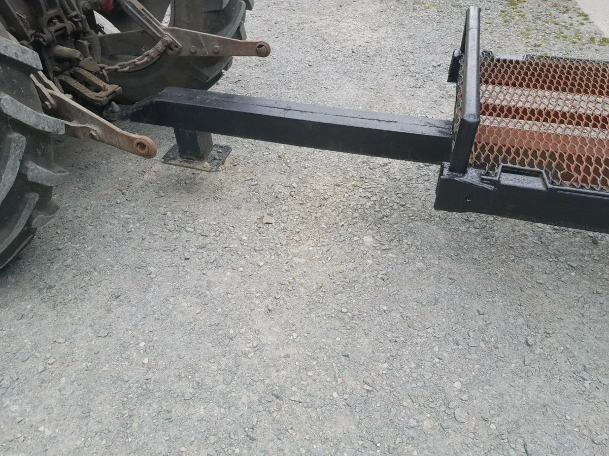Bale trailer - Image 1