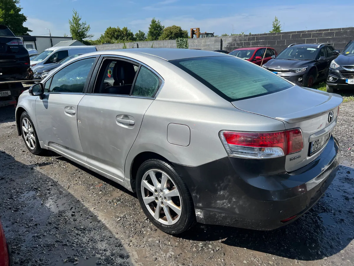 2009 Avensis 2.0 dsl tax and tested drive away - Image 3