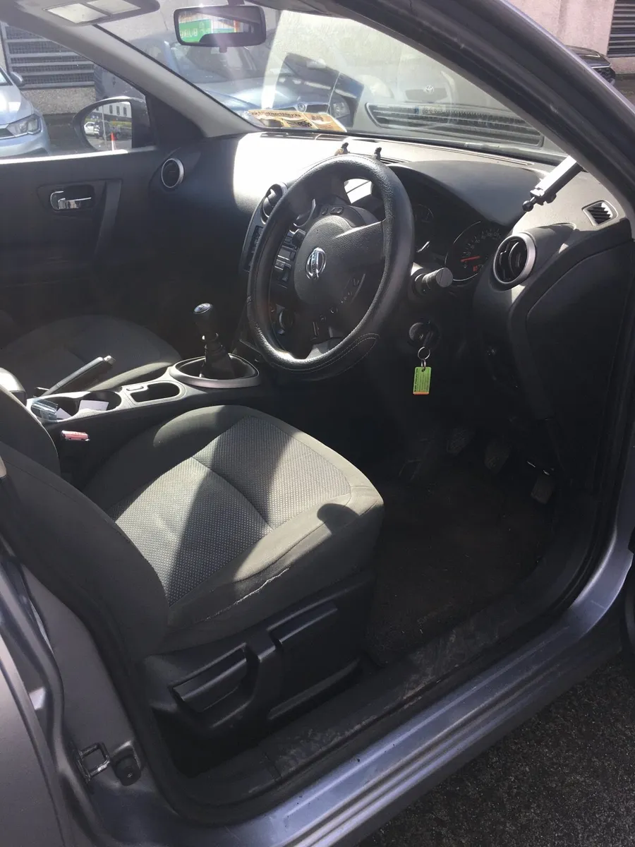 Nissan Qashqai 2011 - Image 2