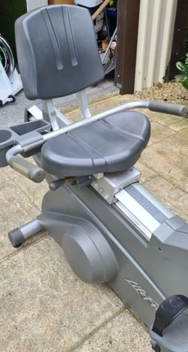 LIFECYCLE RECUMBENT BIKE - Image 3