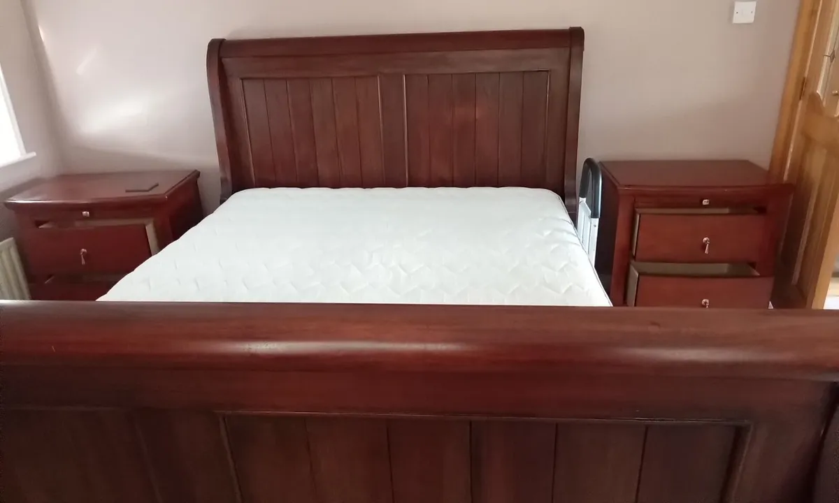 Bedroom Set, KS Sleigh Bed, 2 lockers & Drawers - Image 1