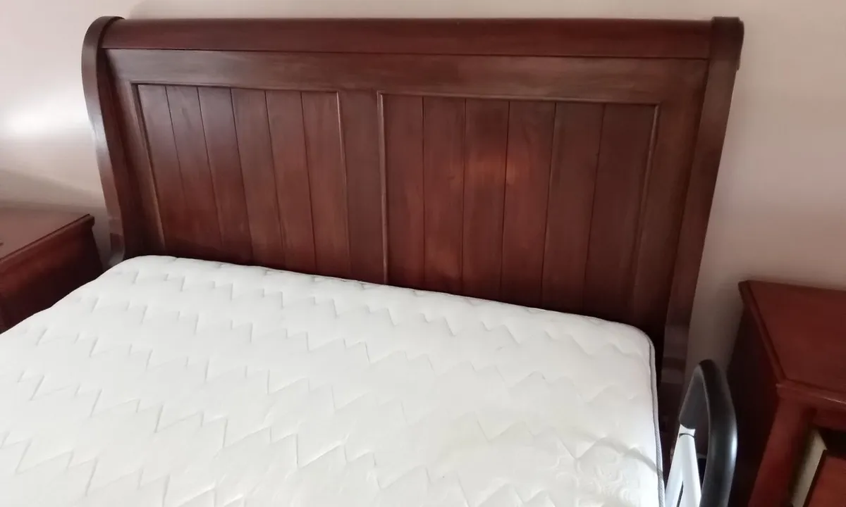Bedroom Set, KS Sleigh Bed, 2 lockers & Drawers - Image 2