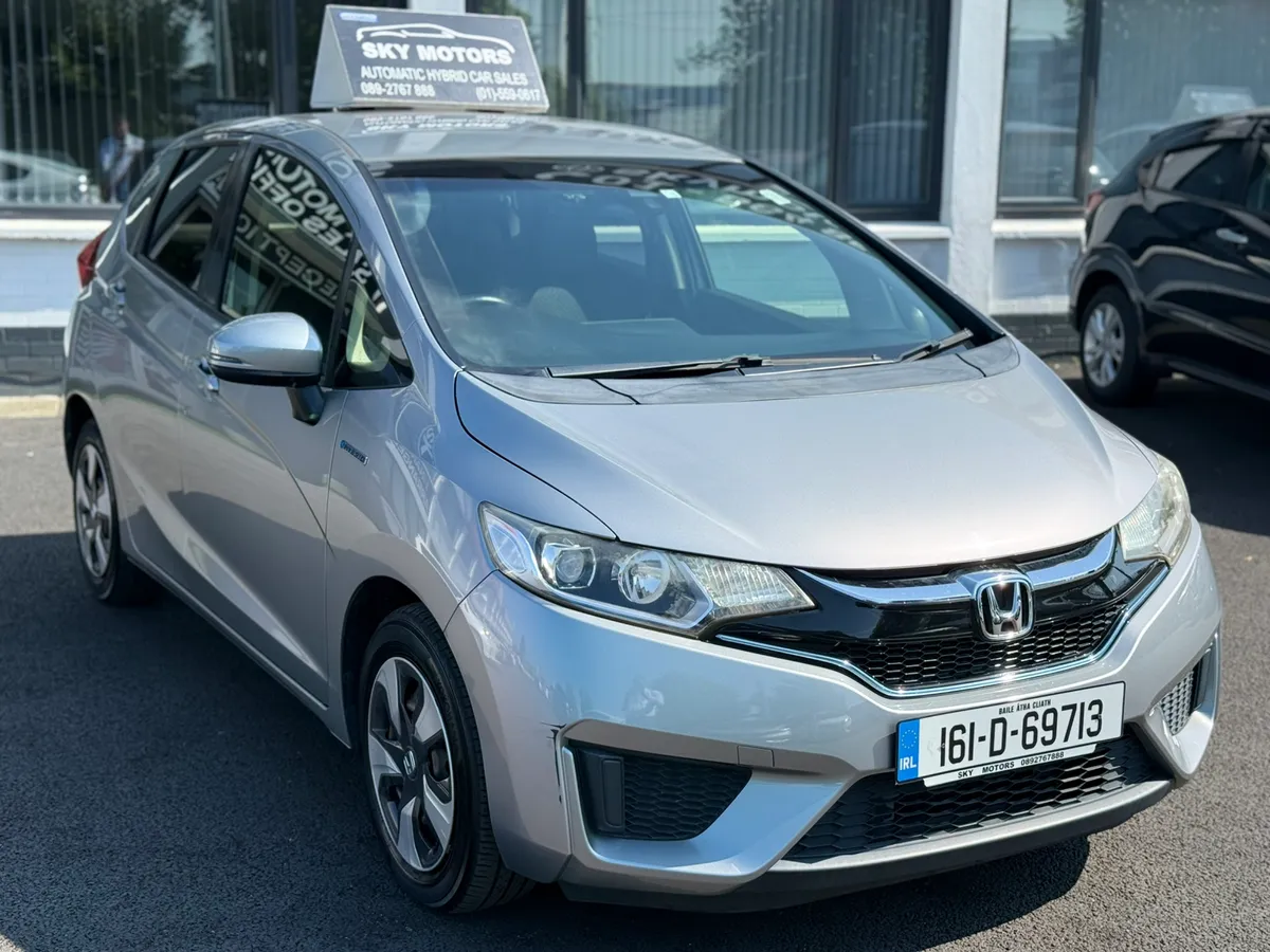 2016 Honda Jazz/Fit 1.5 Hybrid auto Top Specs - Image 3