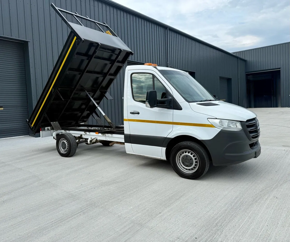 2021 Mercedes-Benz sprinter Tipper - Image 1