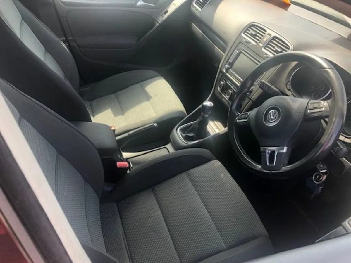 Volkswagen Golf 2011 - Image 4