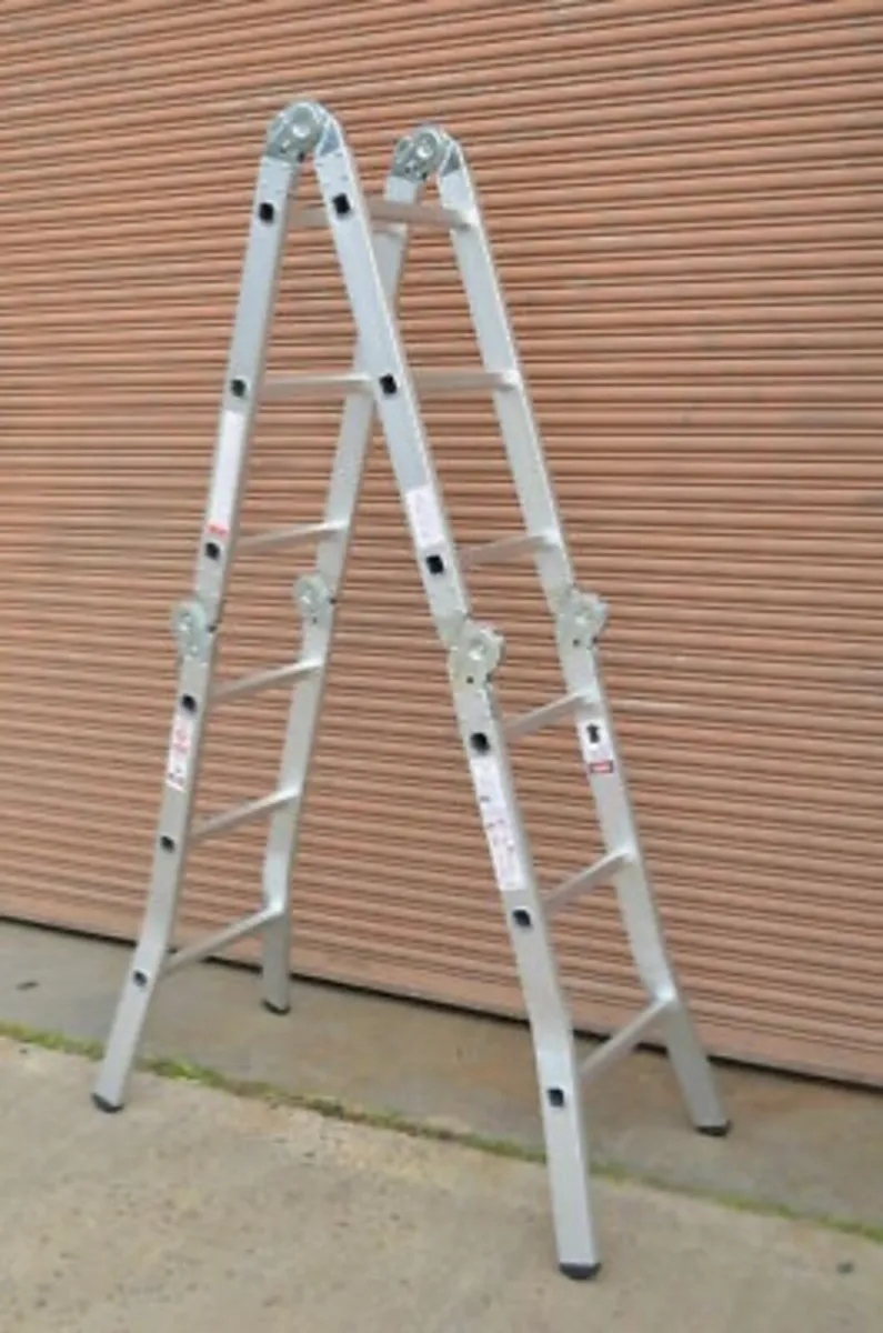 Aluminium folding ladder