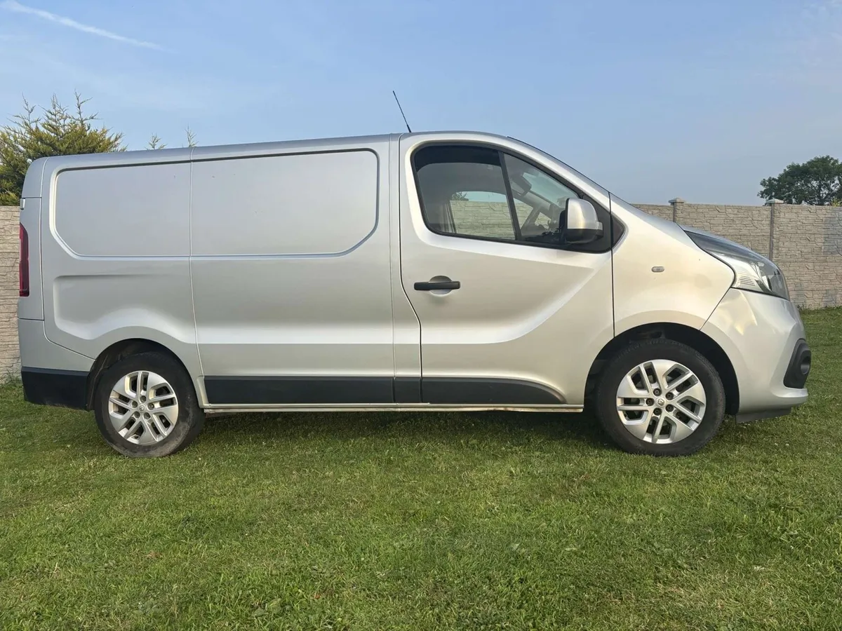 RENAULT TRAFFIC SWB SPORT - Image 3