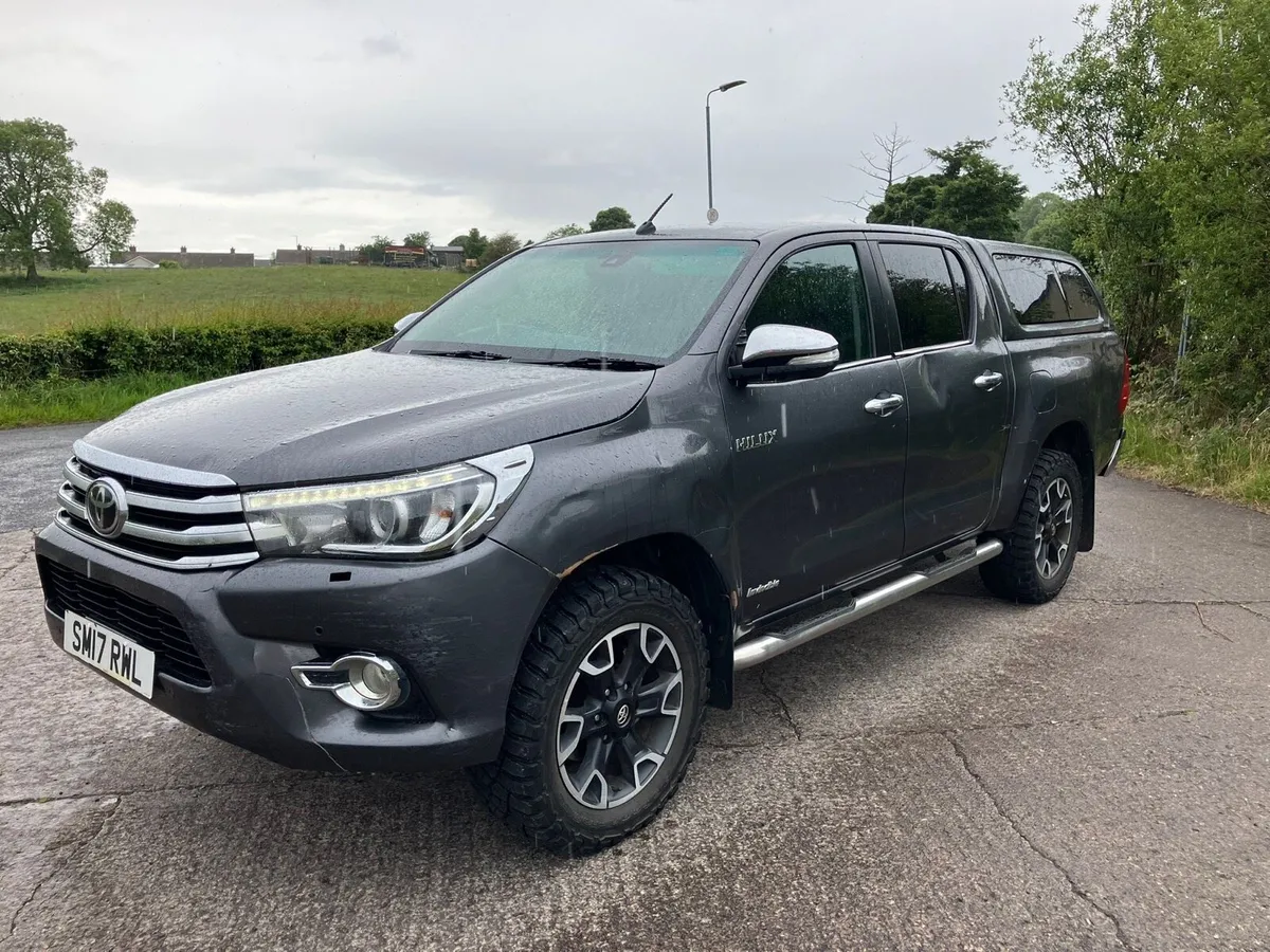 2017 Toyota Hilux - Image 2