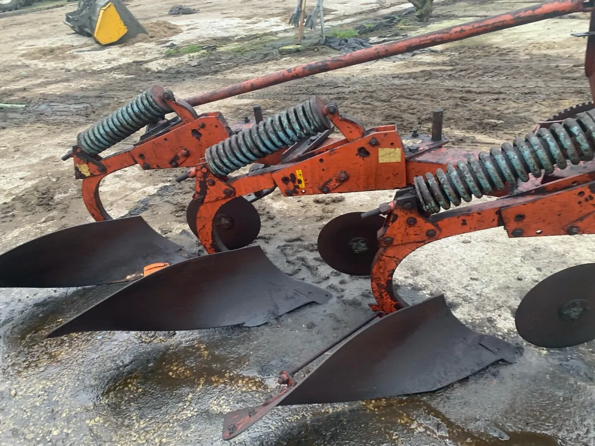 9 foot silage rake 2 furrow spring release plough - Image 2