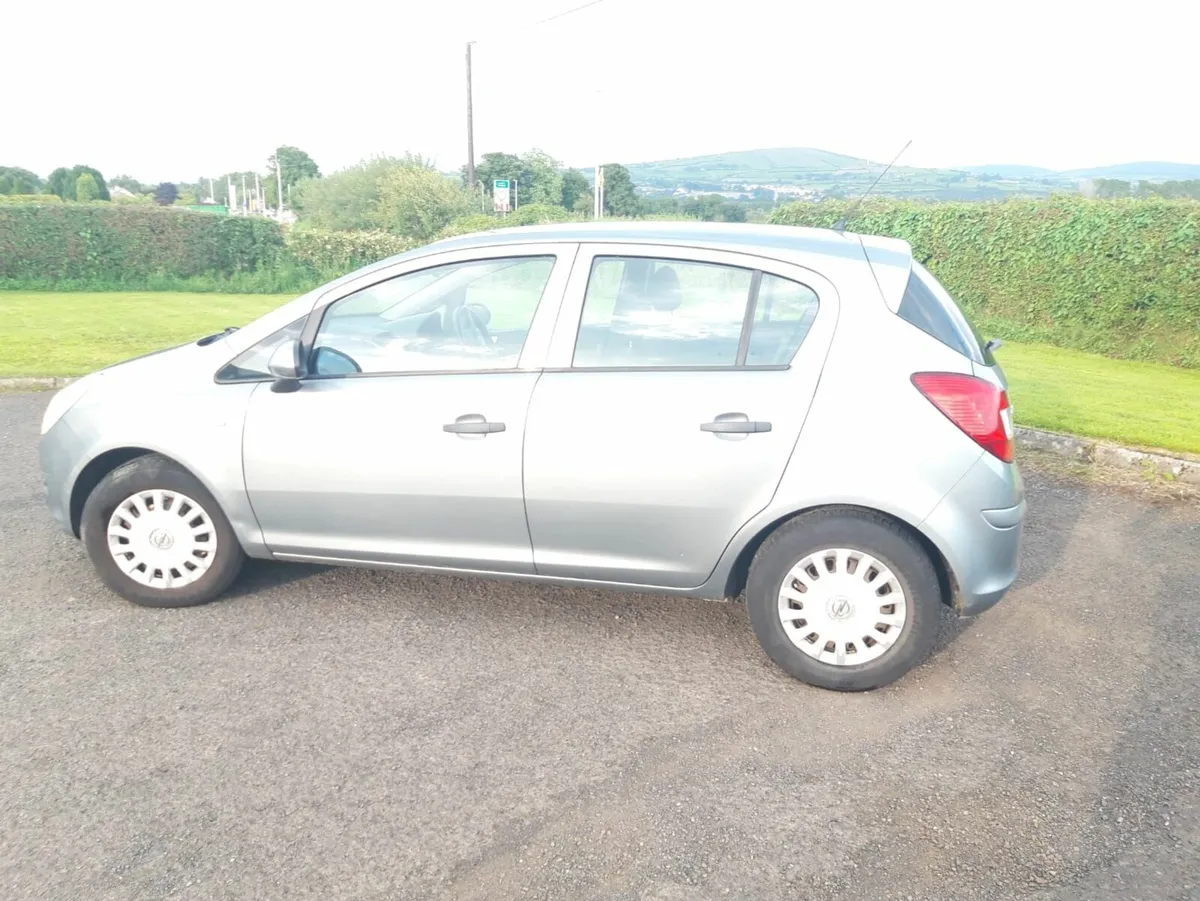 Opel Corsa 2010 - Image 2
