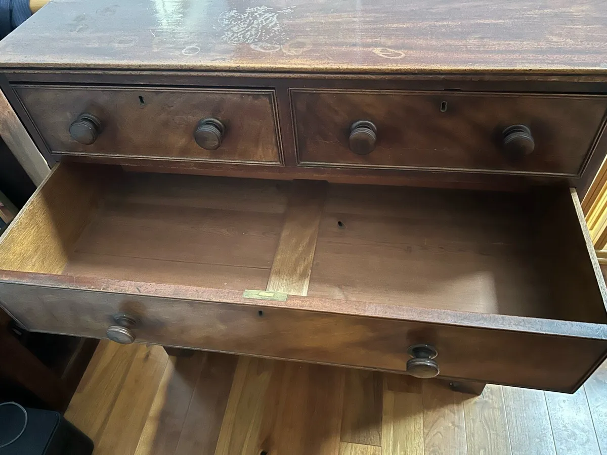 Mahogany chest of drawers - Image 4
